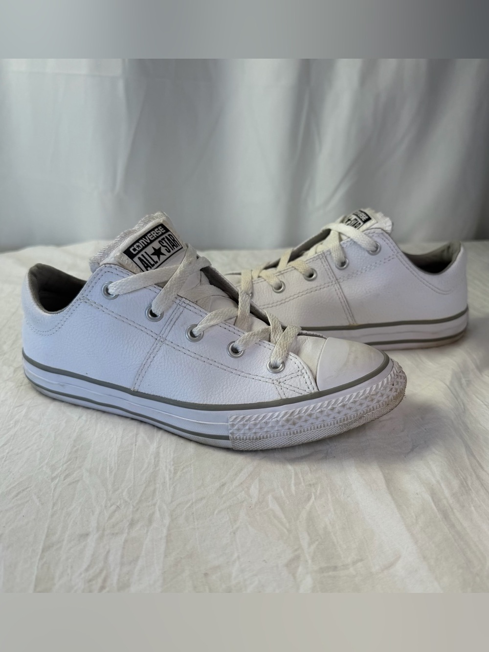Converse Kids' sz 3 White Leather Low Top Sneakers - Classic All Star